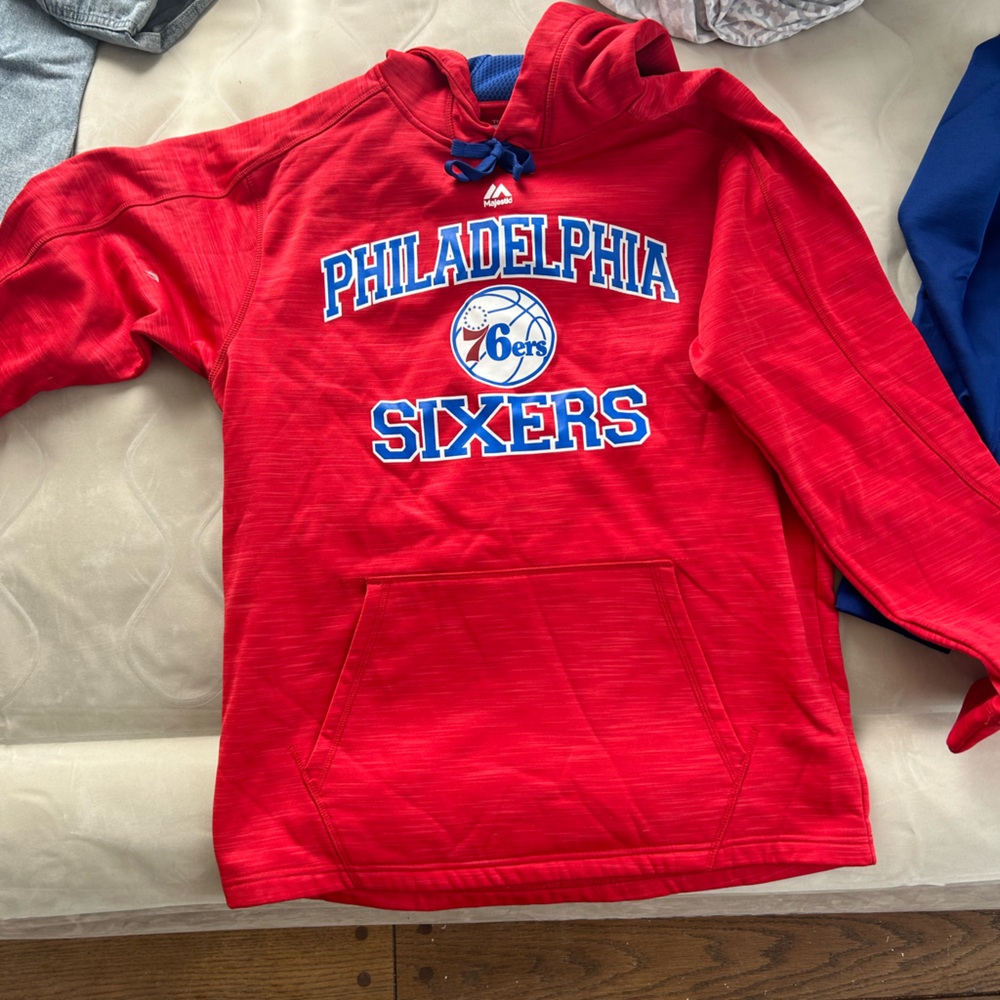 Philadelphia 76ers sweatshirt